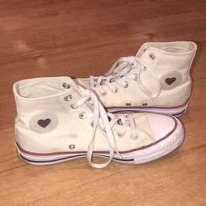 Ivory converse with heart symbol size 5